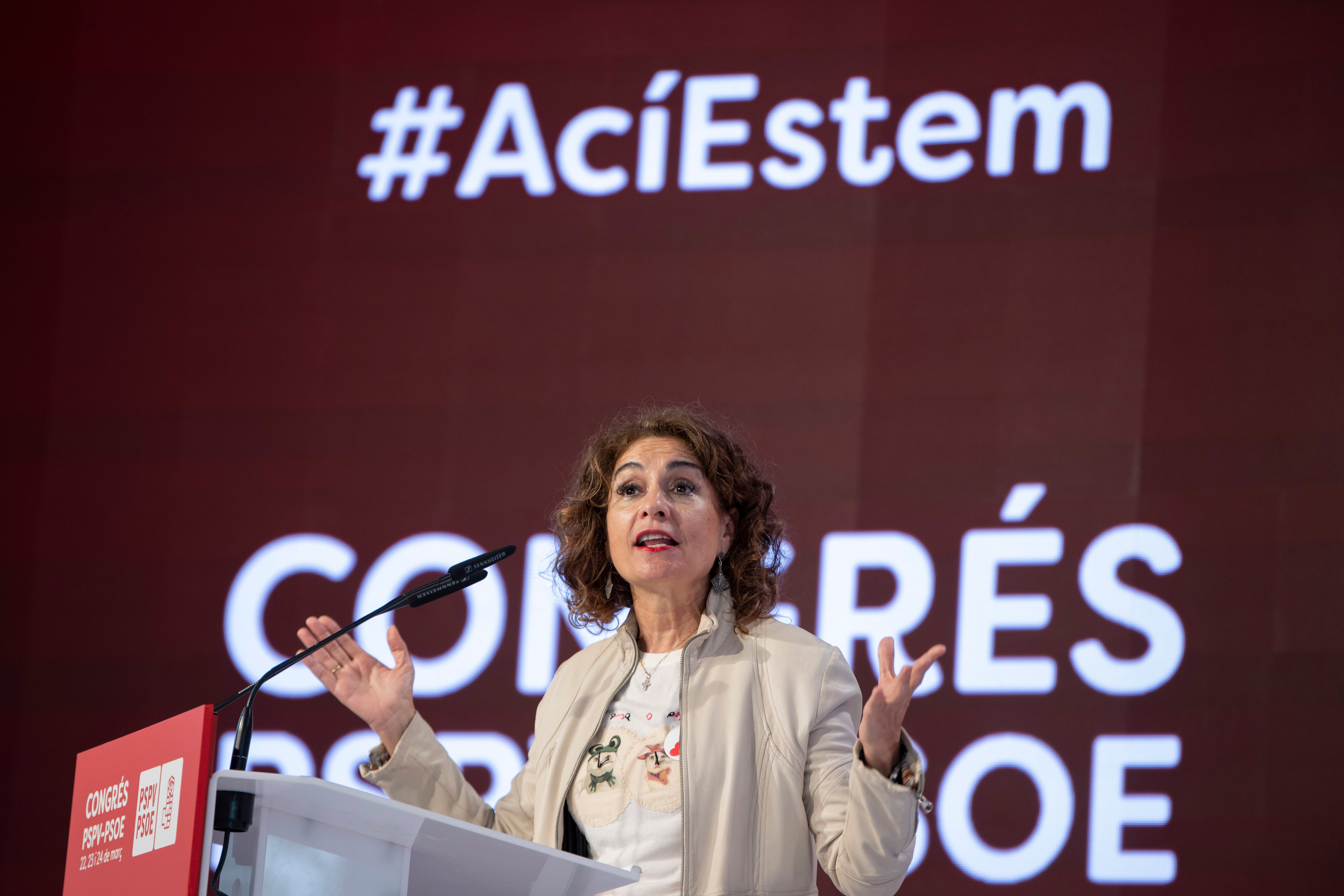 La vicepresidenta del Gobierno y vicesecretaria general del PSOE, María Jesús Montero, interviene en el congreso extraordinario de los socialistas valencianos este sábado en Benicàssim (Castellón).