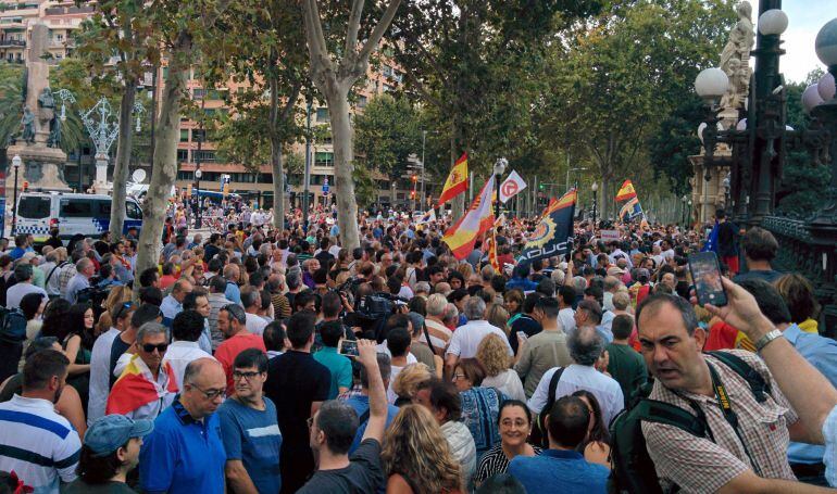 Concentración convocada por Cs en apoyo a la mujer agredida en Barcelona