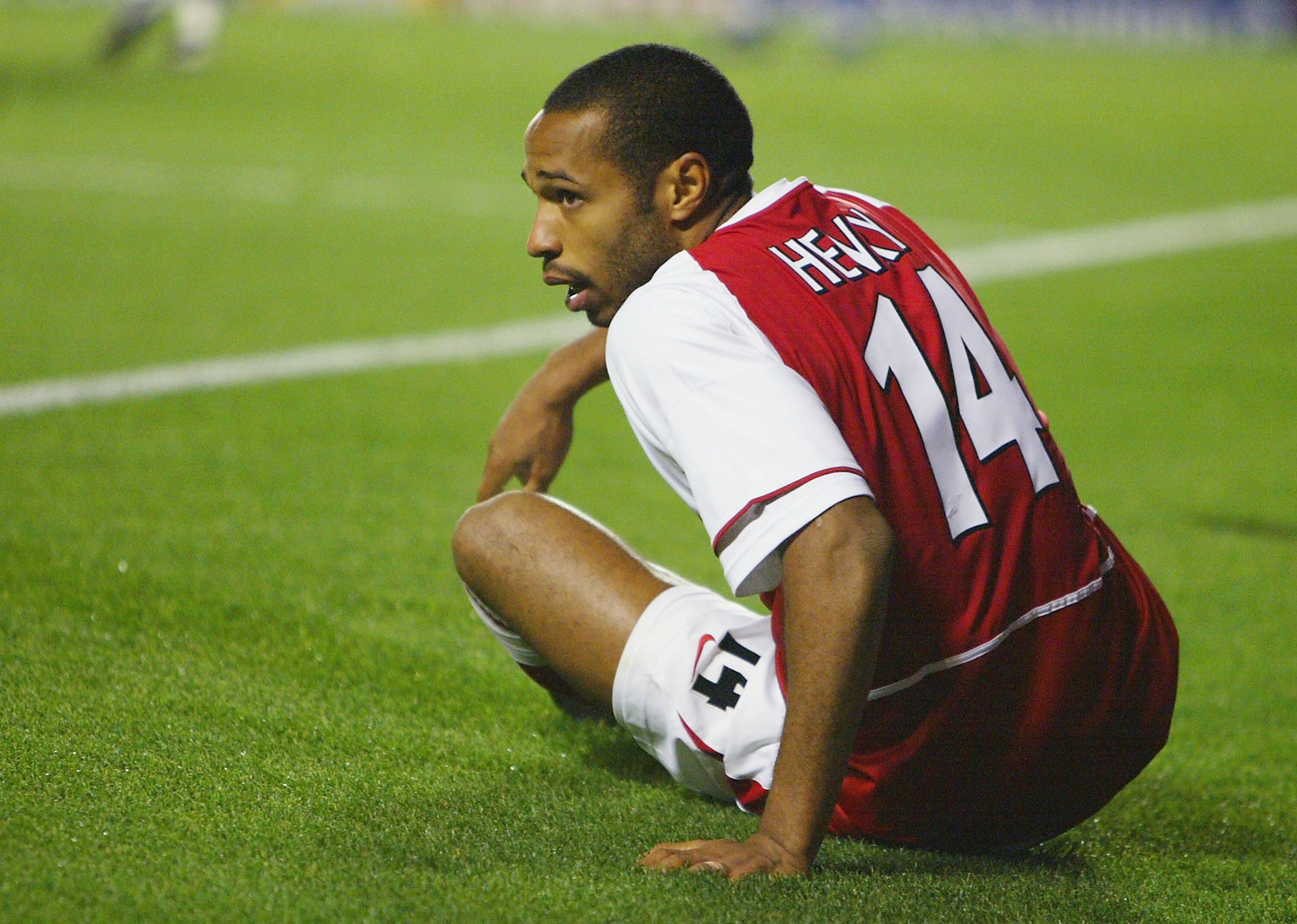 Thierry Henry en 2003 cuando jugaba en el Arsenal. (Photo by Phil Cole/Getty Images)