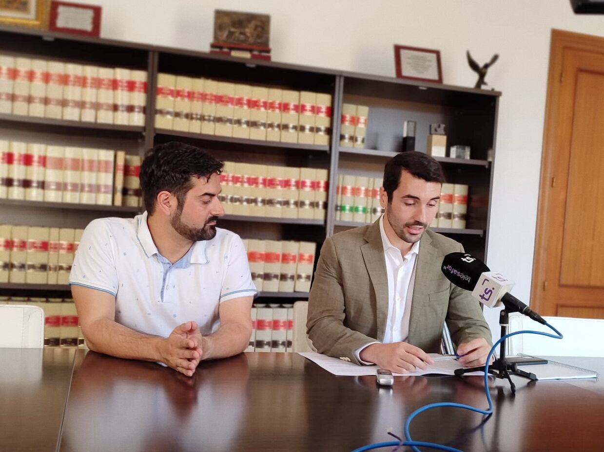 Miguel Monzonís y Josep Escrivà durante la rueda de prensa.