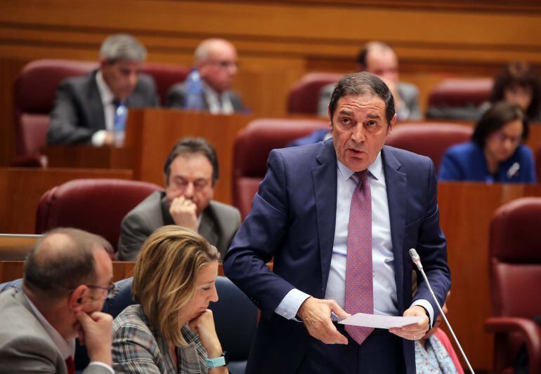 Intervención del consejero de Sanidad, Antonio Sáez, en el Pleno de las Cortes 