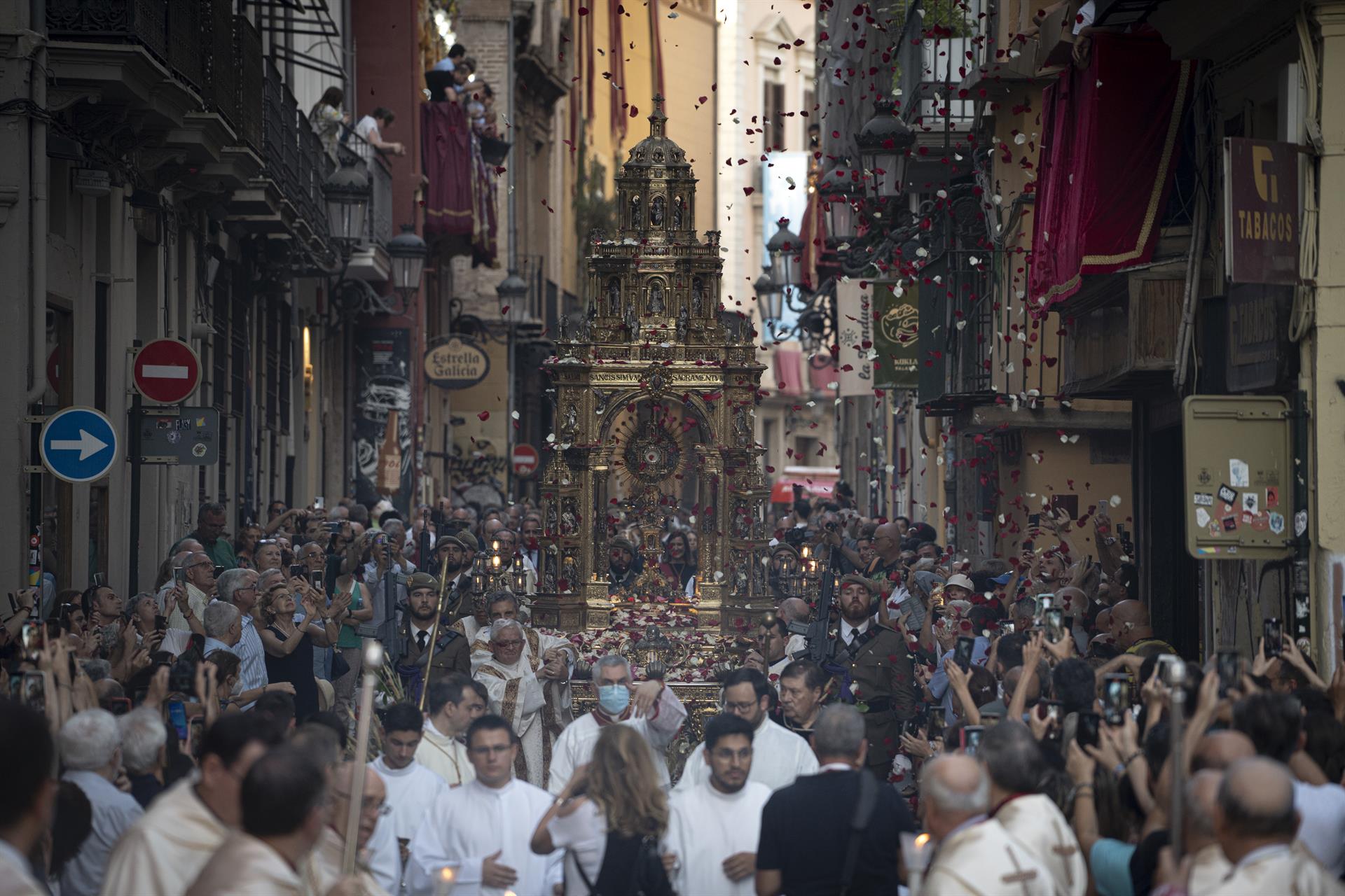 Archivo - Celebración de la Solemne Procesión del Corpus Christi en el centro de València