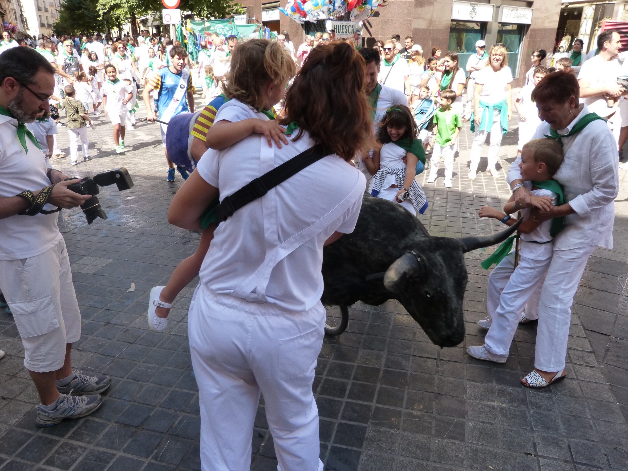 Encierros infantiles en las fiestas de San Lorenzo como los que se quieren realizar en València