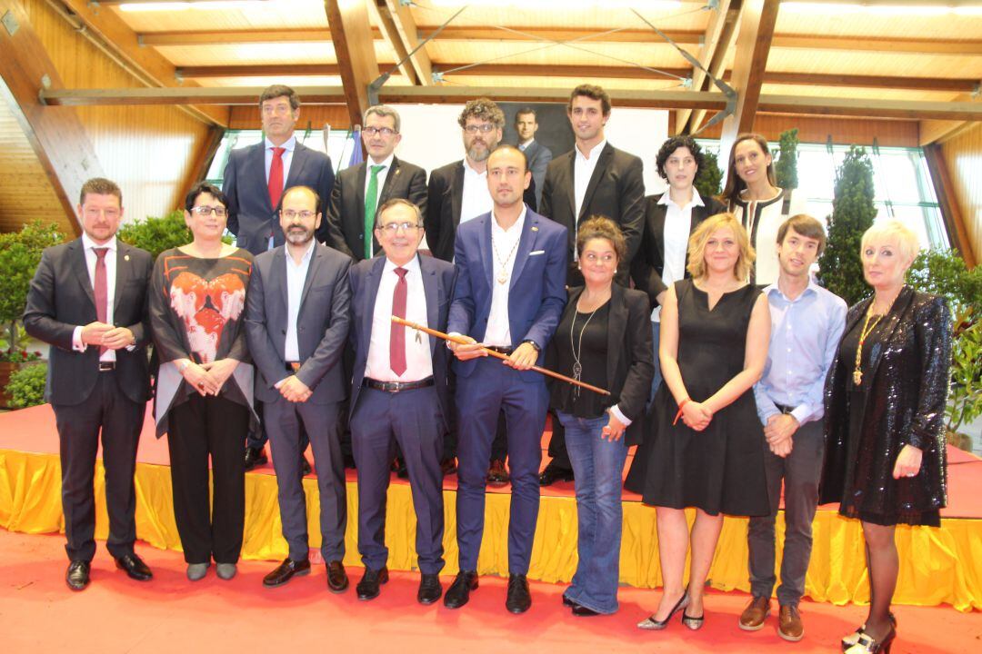 Nuevo equipo de Gobierno encabezado por el regionalista, Javier López Estrada.