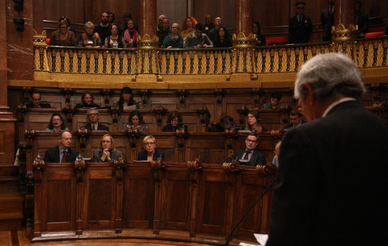 Els grups municipals de Barcelona fan una crida a aportar noves proves que permetin la revisió del cas 4-F