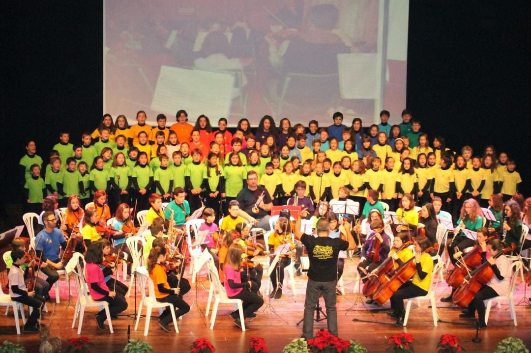 Alumnado del Conservatorio de Musica de Andújar &#039;Juan de Castro&#039; durante una de sus actuaciones,