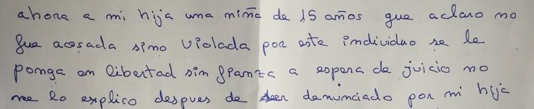Una parte del documento, manuscrito, que ha hecho llegar el padre de la víctima menor de edad del Simpalabras, de quince años, a los medios de comunicación