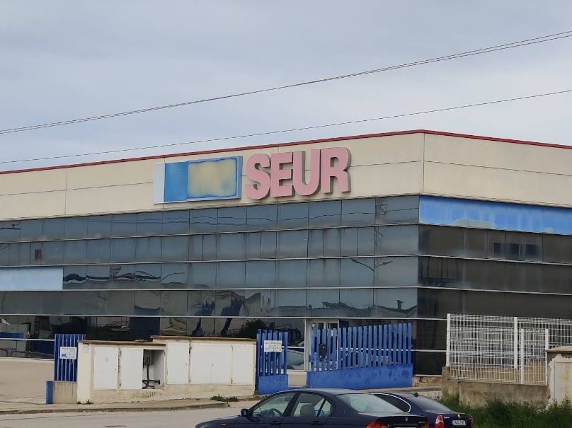 Nave de Seur en el Polígono Sepes de Huesca