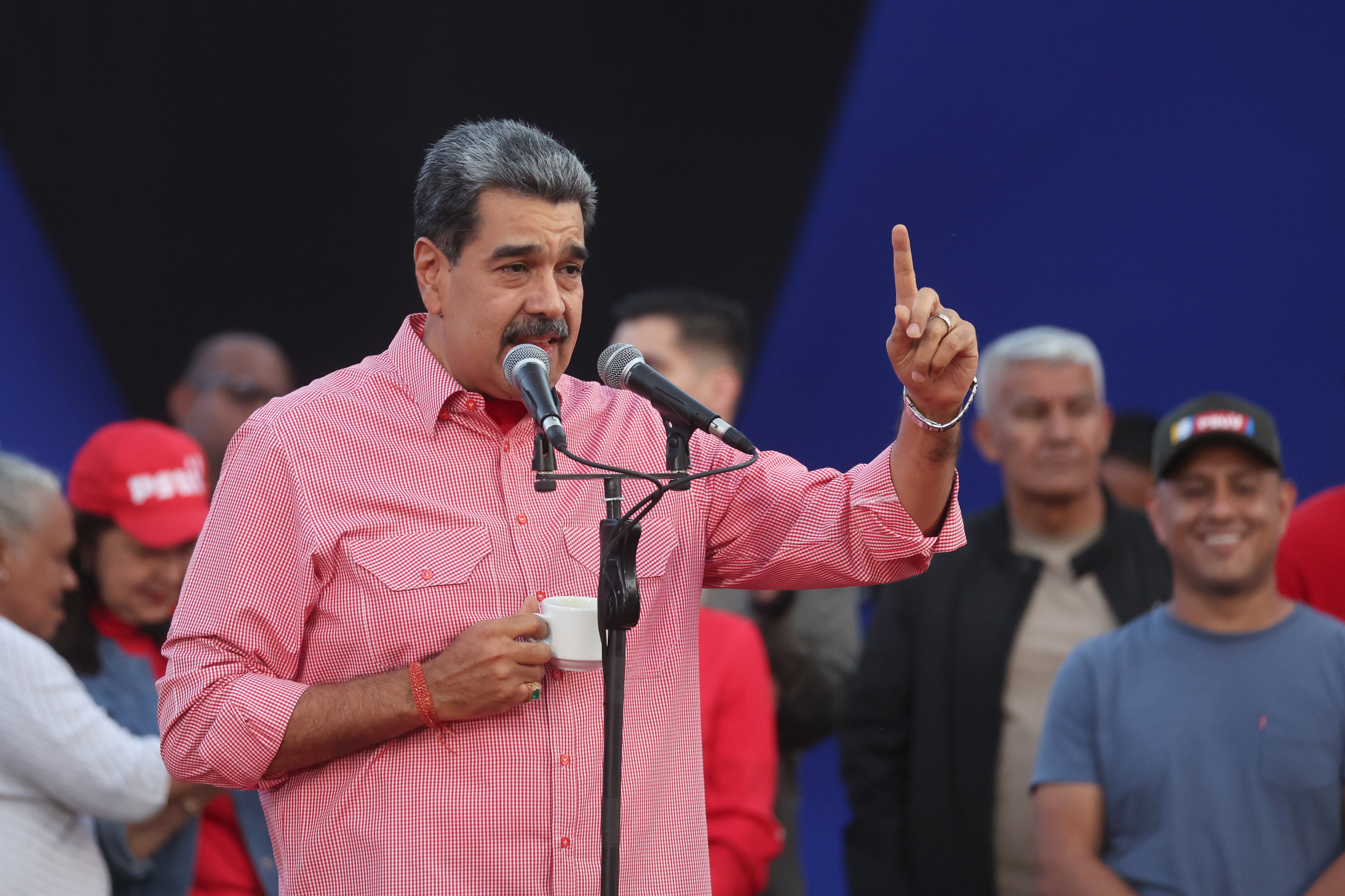 El presidente de Venezuela, Nicolás Maduro, habla durante un evento este sábado, en Caracas (Venezuela).