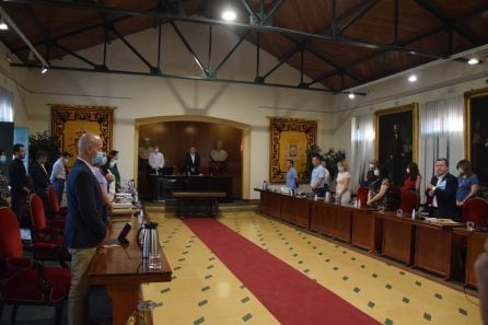 Minuto de silencio en recuerdo de vícitmas de la pandemia