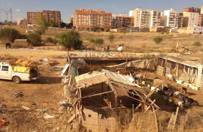 Asentamiento chabolista en el barrio de San Marcelino