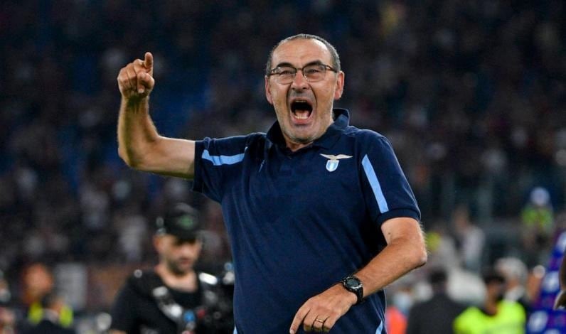 Maurizio Sarri es el entrenador del conjunto italiano.