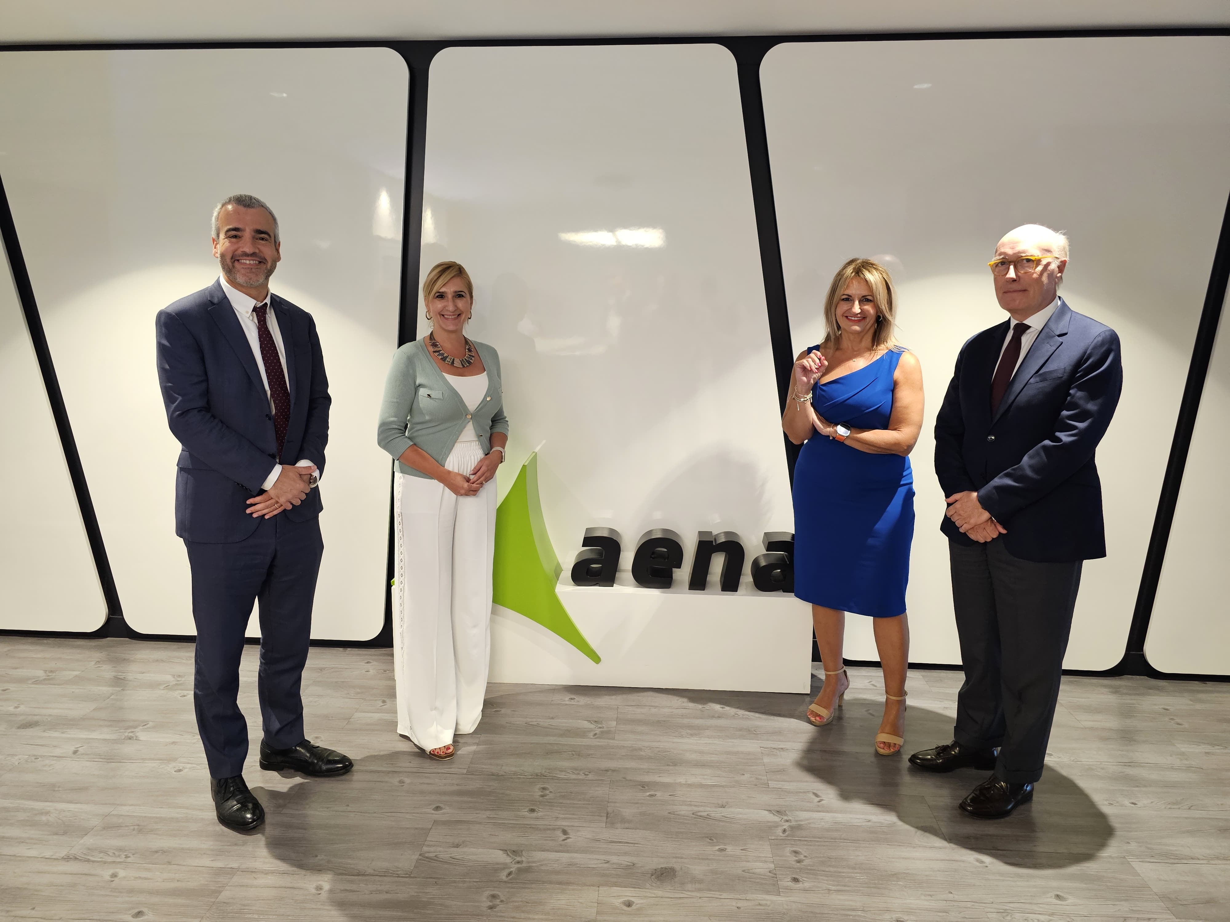Reunión entre representantes de AENA y las conselleras de Infraestructuras y Turismo de la Generalitat Valenciana