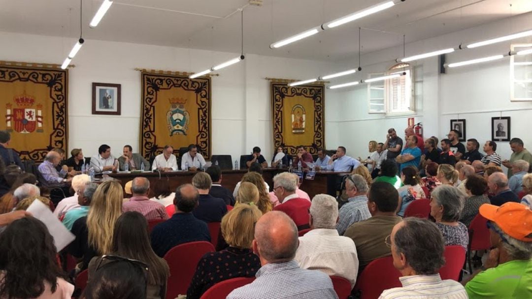 Pleno de Carboneras, foto publicada en La Voz de Almería.