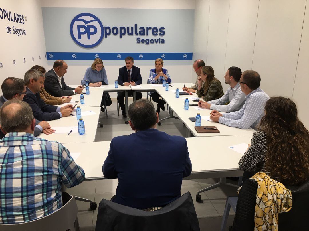 Encuentro con representantes de todas las comisiones de estudio del PP de Segovia