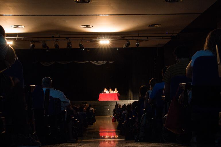 Acte de cloenda de les Jornades Formatives dirigides al personal educatiu a la sala del Prat del Roure d'Escaldes-Engordany