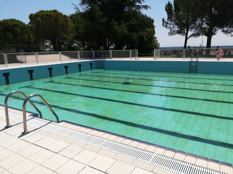 Estado de la piscina de verano de Cuéllar el martes 10 de julio al mediodía