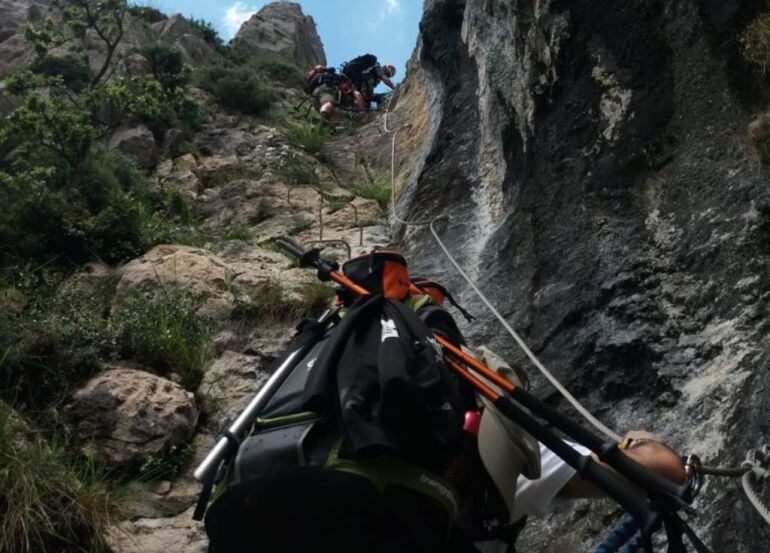 Imagen del rescate en la vía ferrata