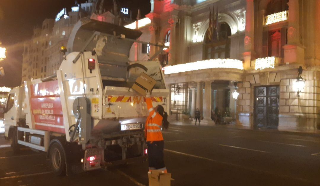 Comienza el refuerzo especial de recogida de residuos en València