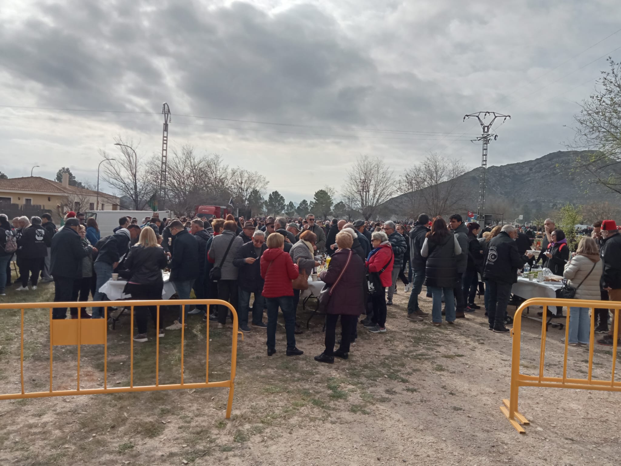 Momento del almuerzo conjunto de comparsas