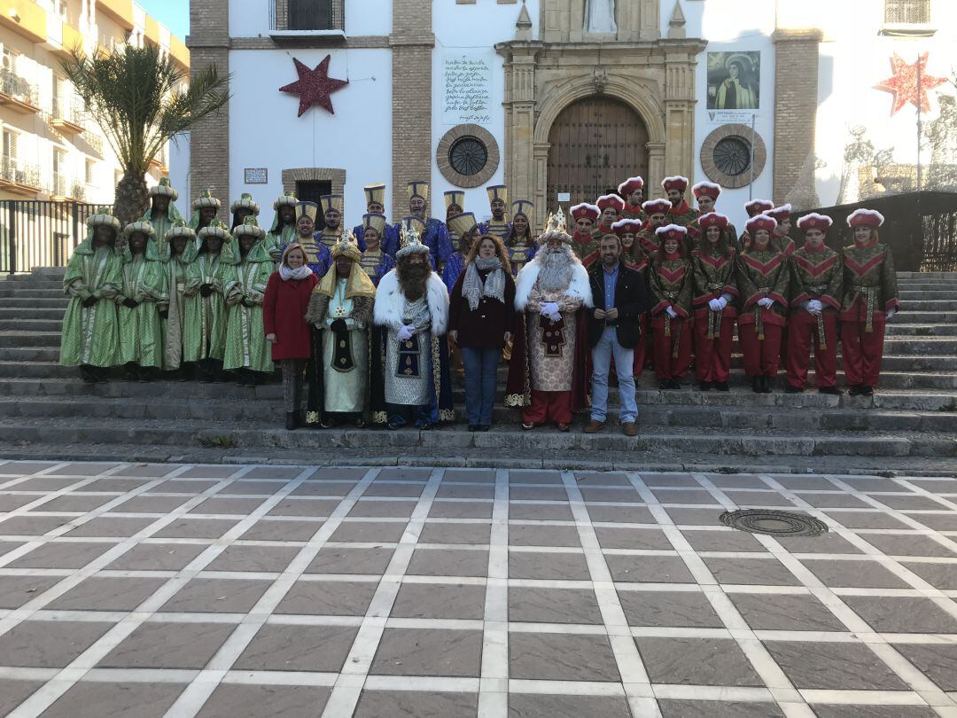 Desde la plaza de la Merced sus Majestades de Oriente han iniciado su recorrido por las pedanías