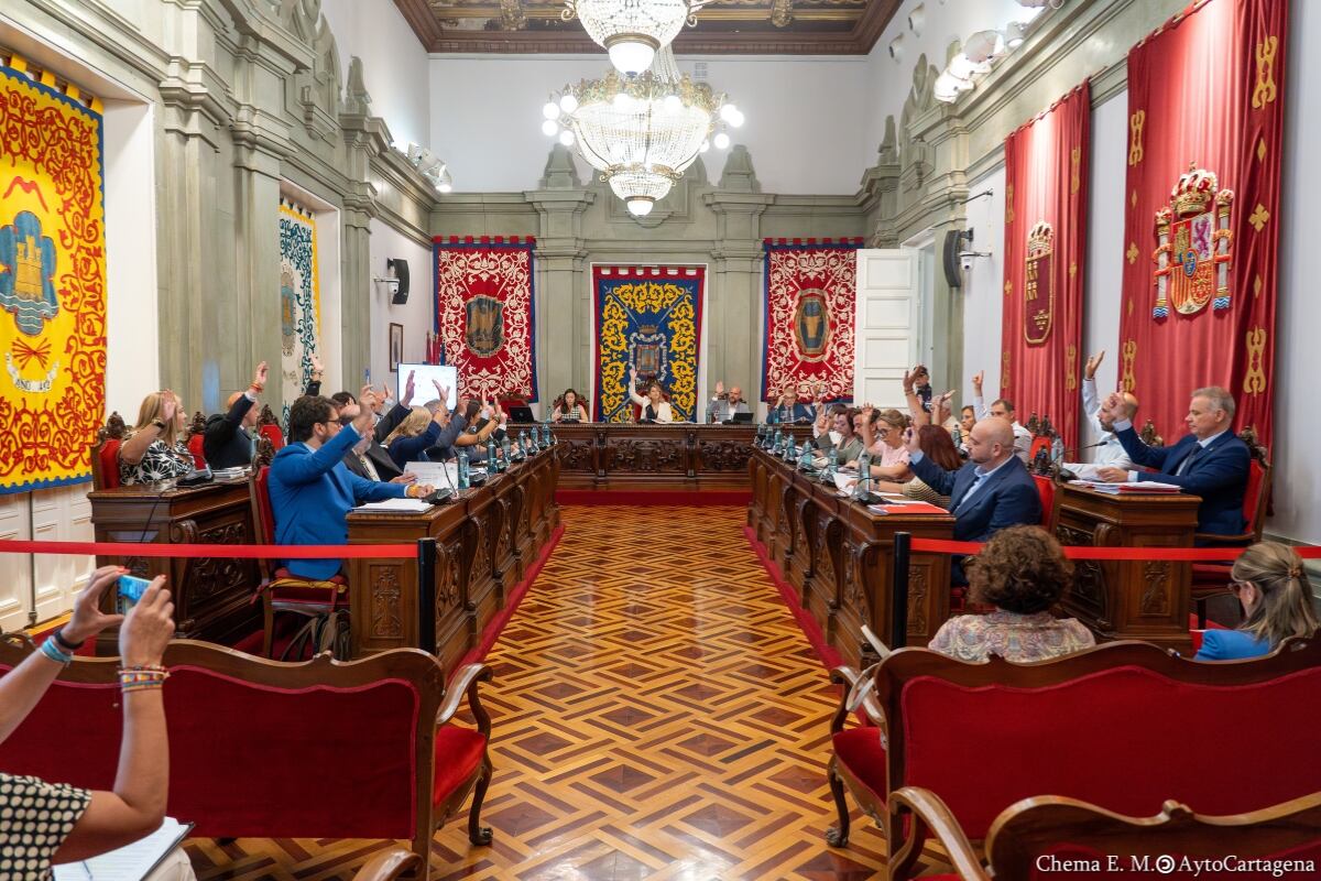 Cartagena congela el IBI y elimina tasas para nuevos negocios en 2026