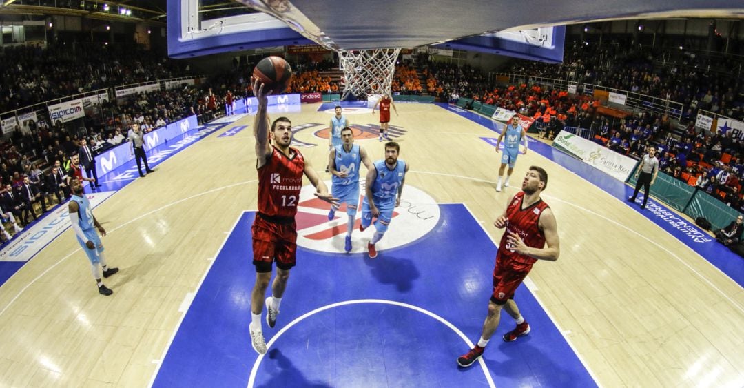 Alex Llorca se lesionó en los primeros minutos del derbi contra Movistar Estudiantes.