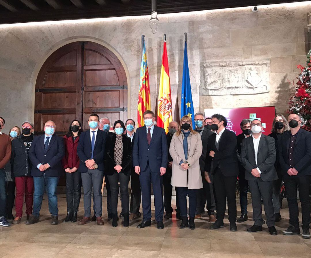 El presidente de la Generalitat, Ximo Puig, y Fernanda Escribano, directora del proyecto &#039;El Nadal és valencià&#039;