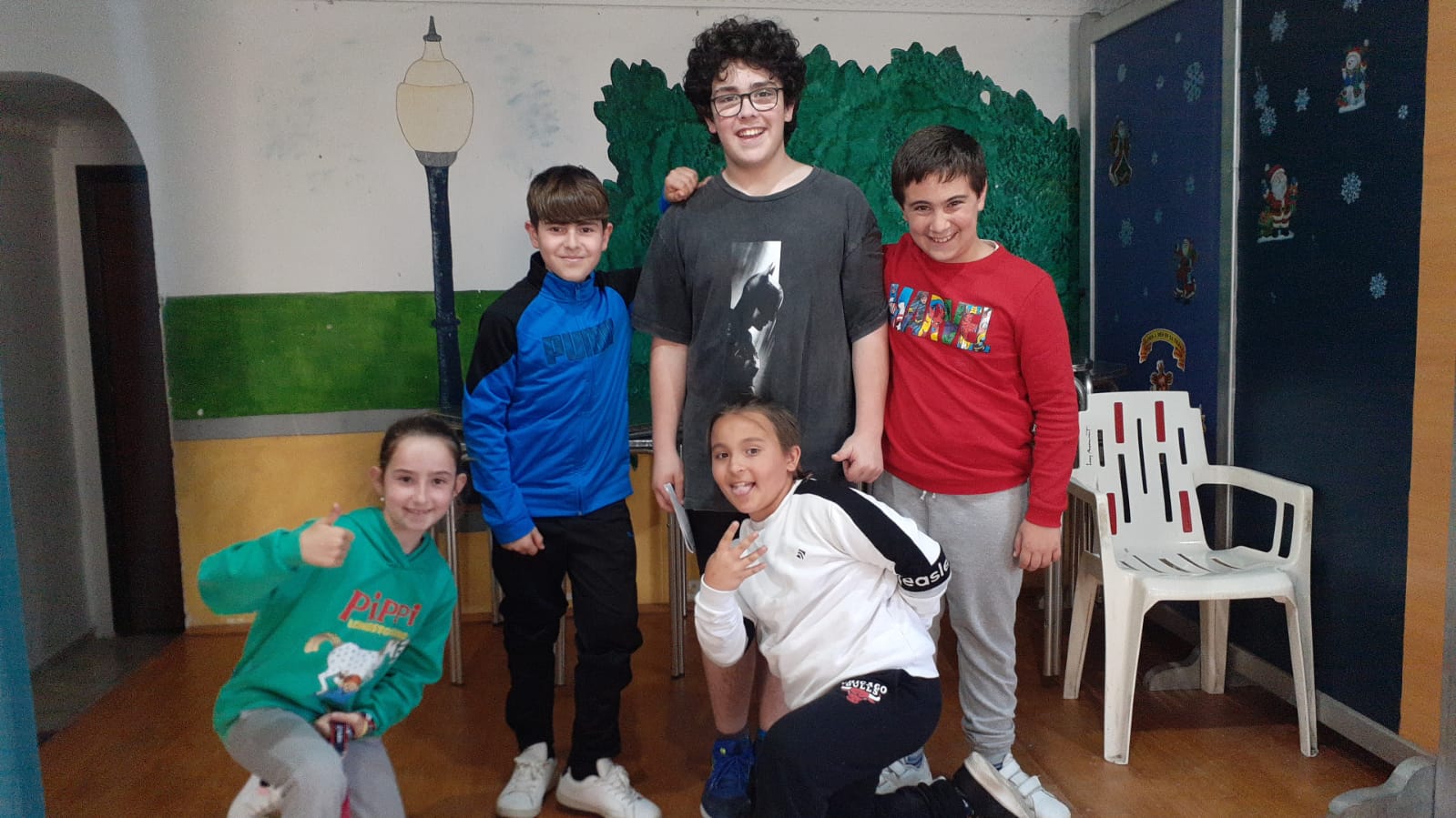 Alma, David, Asier, Mario y Álvaro, componentes de &quot;Los que no ganan para bonobús&quot;