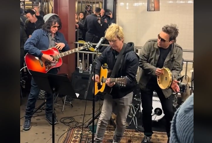 Green Day tocó en el metro de Nueva York junto a Jimmy Fallon