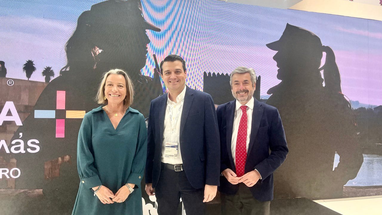 Isabel Albás, José María Bellido y Miguel Ángel Torrico en Fitur