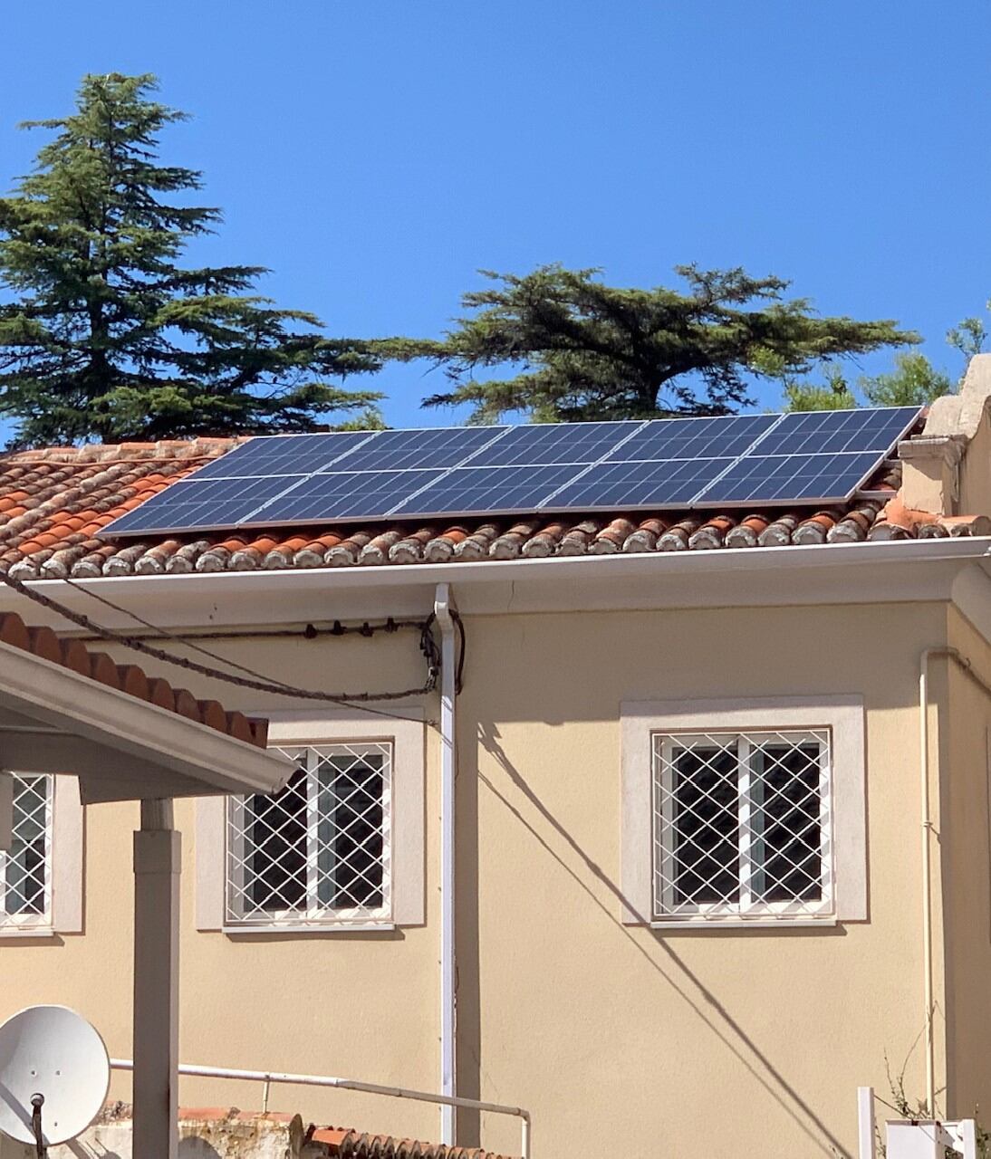 Placas solares instaladas en una vivienda de Guadalajara