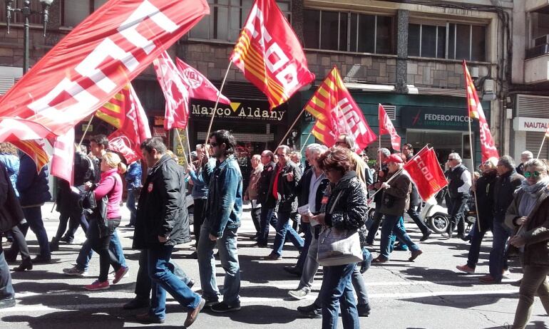 Momento de la manifestación del 1º de mayo por las calles de Zaragoza