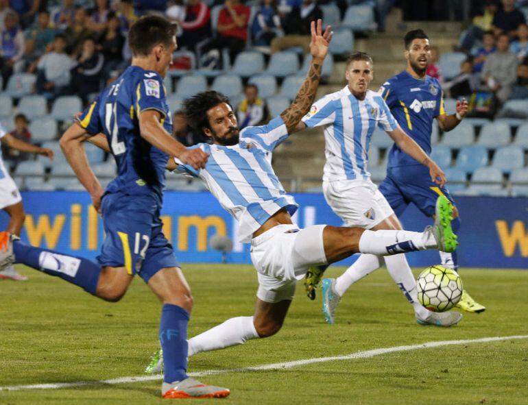 Angeleri intenta cortar un avance del Getafe