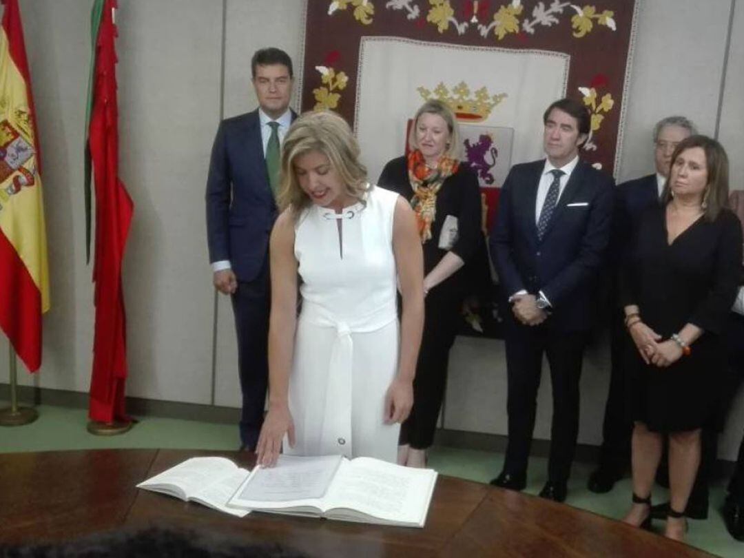 Clara San Damián durante su toma de posesión como delegada Territorial de la Junta de Castilla y León