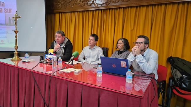Momento de la presentación del párroco, Juan Guerrero
