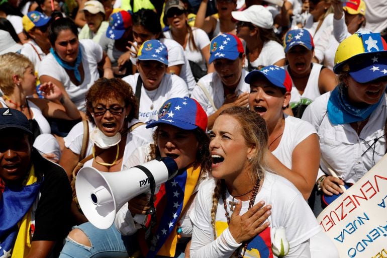  Lilian Tintori, la mujer de Leopoldo López encarcelado por el régimen de Maduro, participa en una marcha ciudadana contra el gobierno