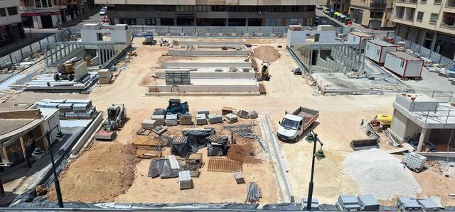 Aspecto de las obras de La Rosaleda este viernes, a tres días vista de la finalización establecida de los trabajos