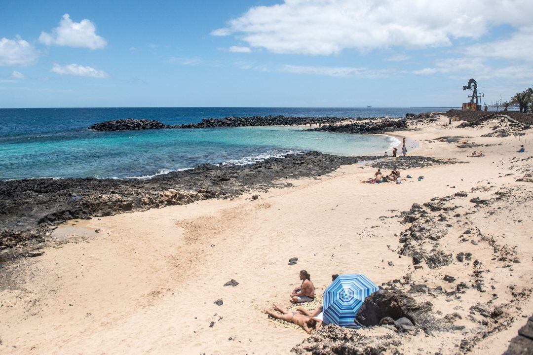 Playa del Jablillo, en Costa Teguise (Lanzarote).