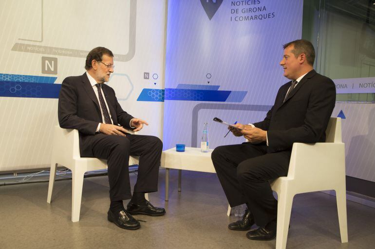 Rajoy, durante la entrevista en la Televisió de Girona