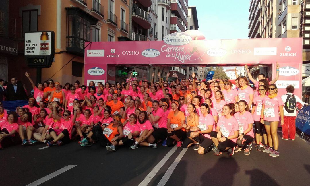 Sálida de la carrera de la mujer en el Coso de Zaragoza 