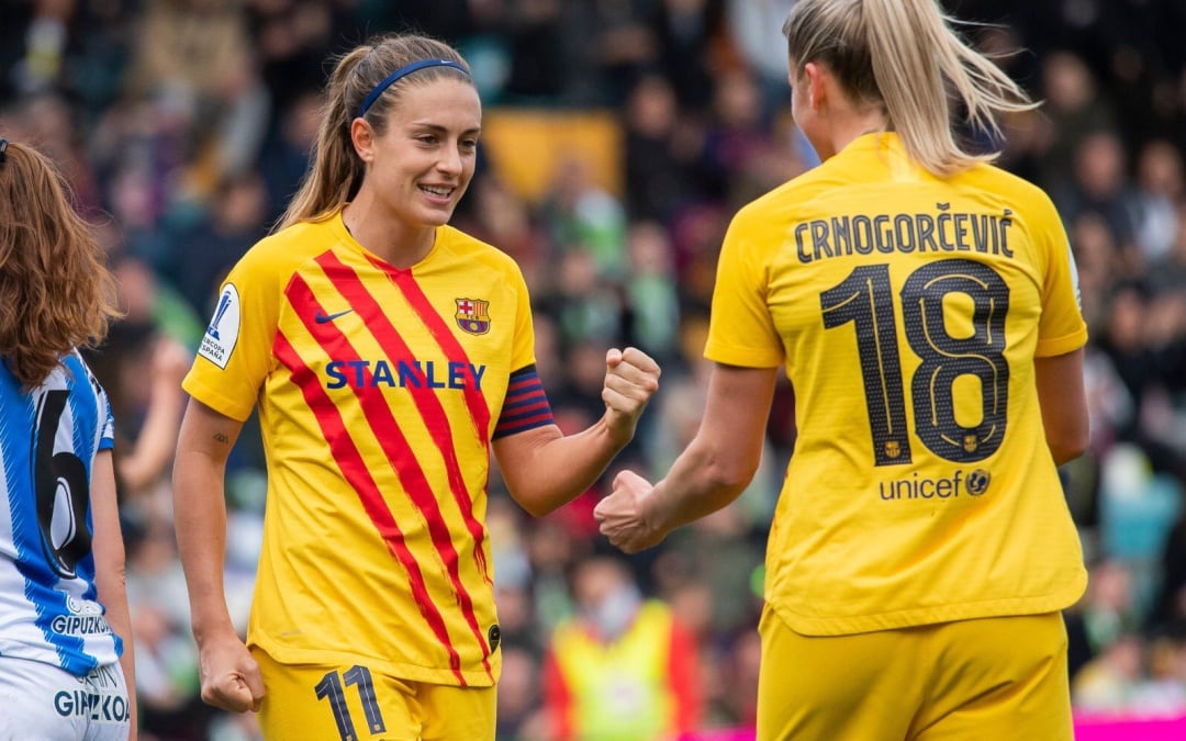 Las jugadoras celebran un gol