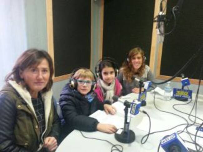 Alumnos y profesoras del colegio Virgen de Fátima