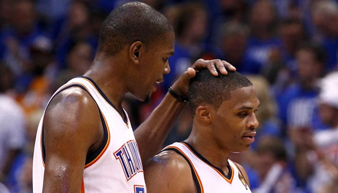 Durant y Westbrook llevan a Oklahoma City Thunder a la primera victoria en la final de la NBA