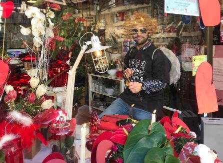 Cupido cobra vida en los comercios de La Ería