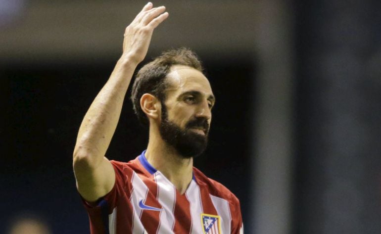 Juanfran, durante un partido con el Atlético de Madrid