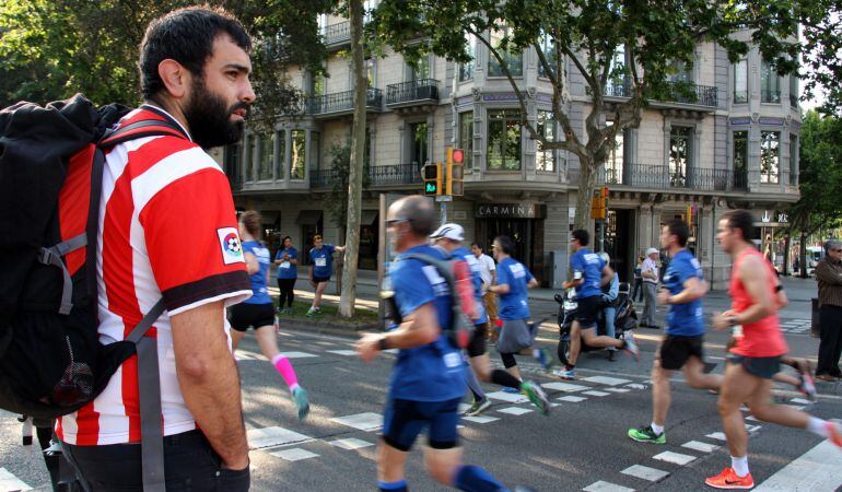 La Diagonal, ocupada per la "marea blava" de 8.500 corredors a la consolidada Cursa DiR-Guàrdia Urbana