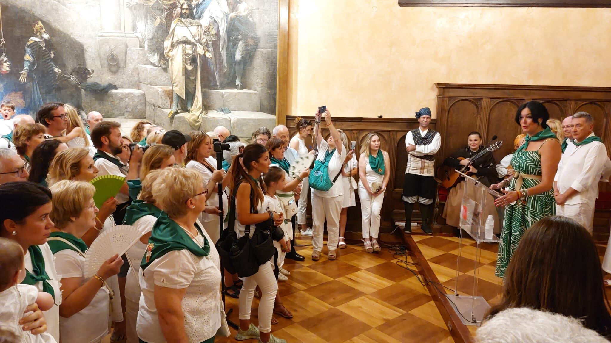 Momento del acto de homenaje a los oscenses en el exterior