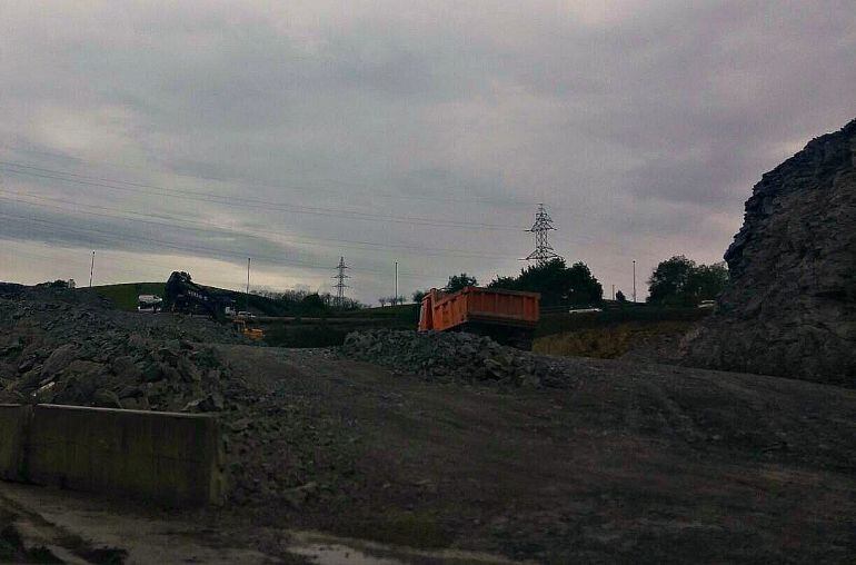 Vista de las obras de explanación de tierras que se están llevando a cabo en Belartza