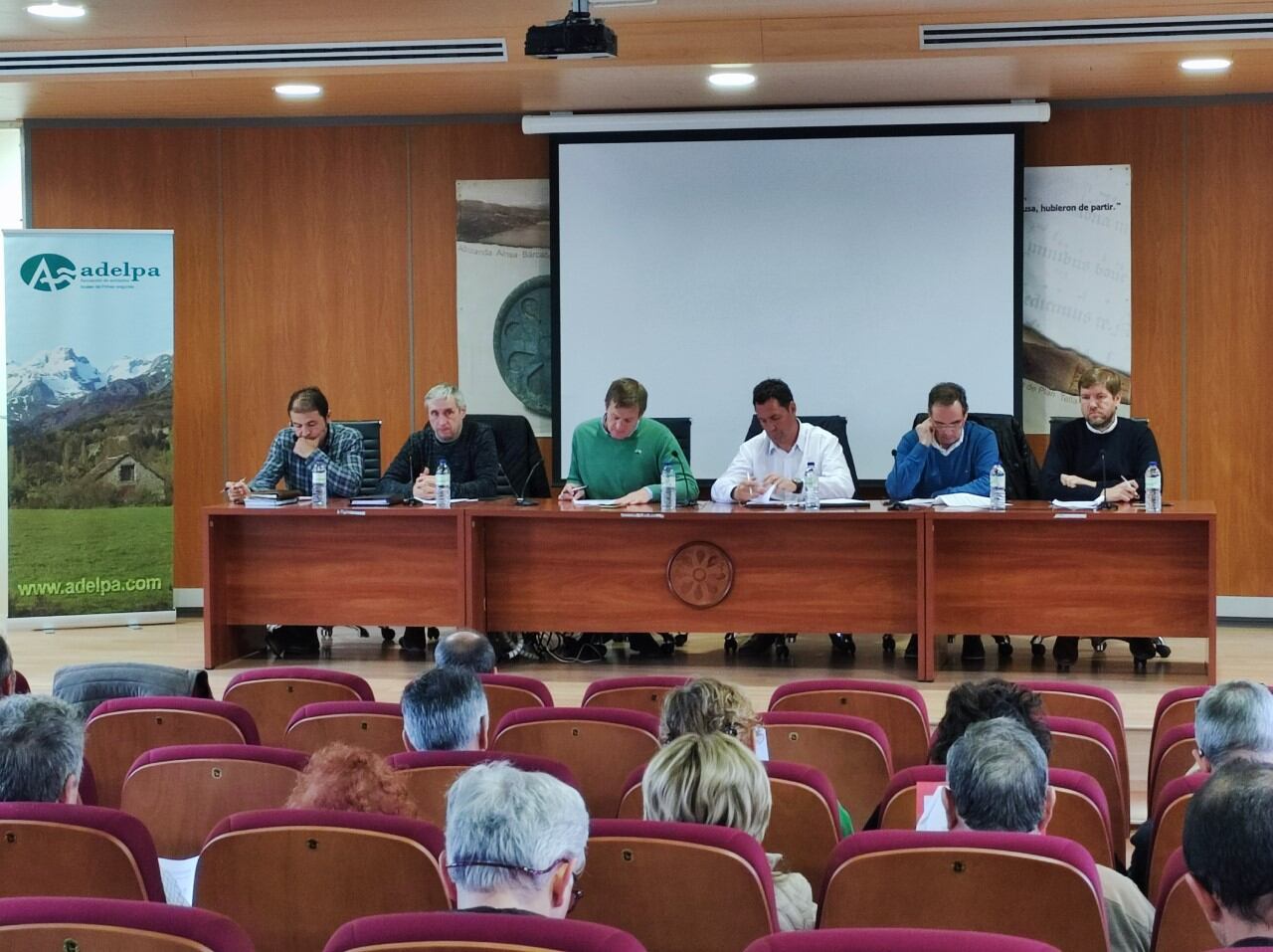 Asamblea de ADELPA celebrada el pasado viernes en Boltaña